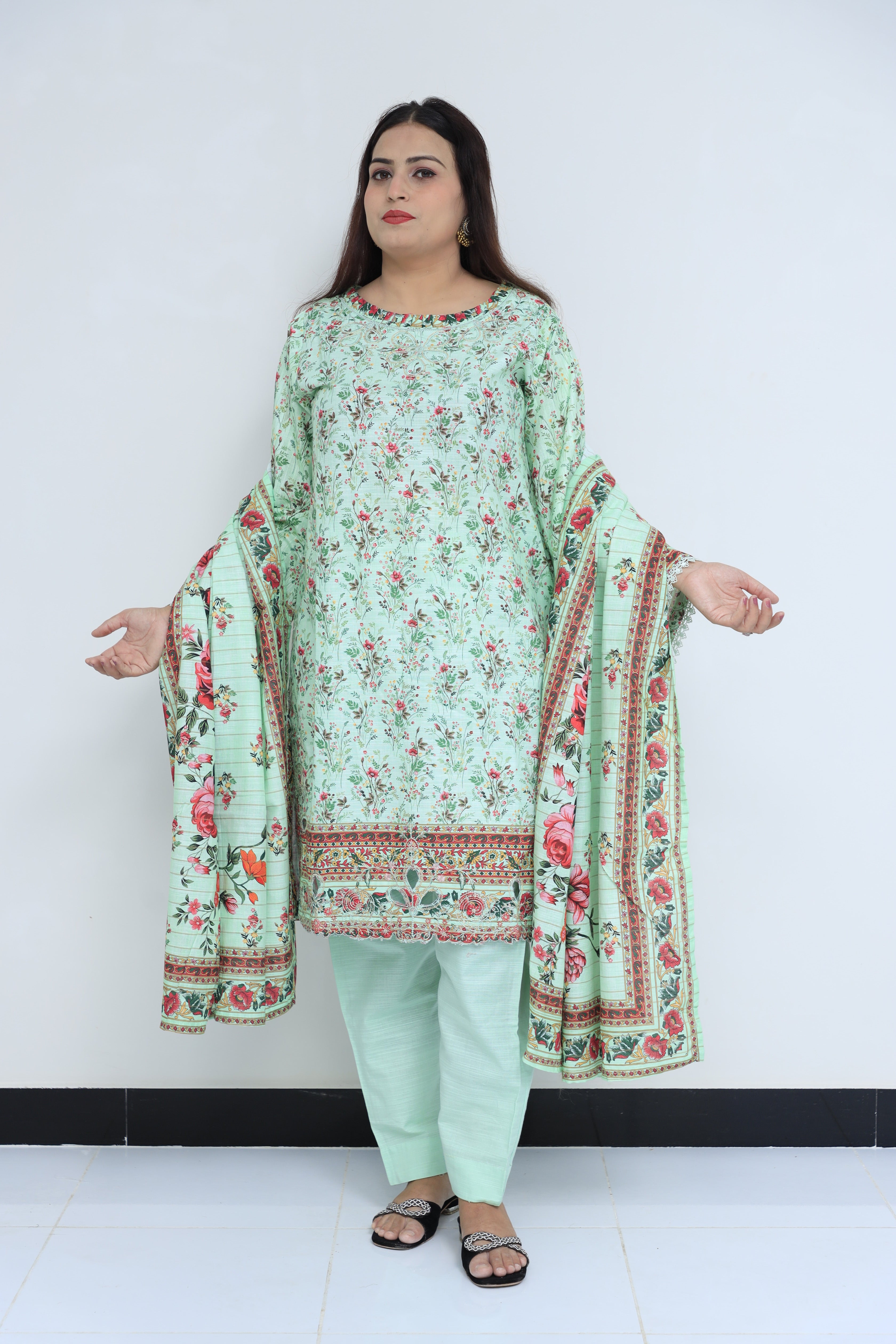 3Pc Khaddar Shalwar Qameez with Embroidered Neckline and Cutwork