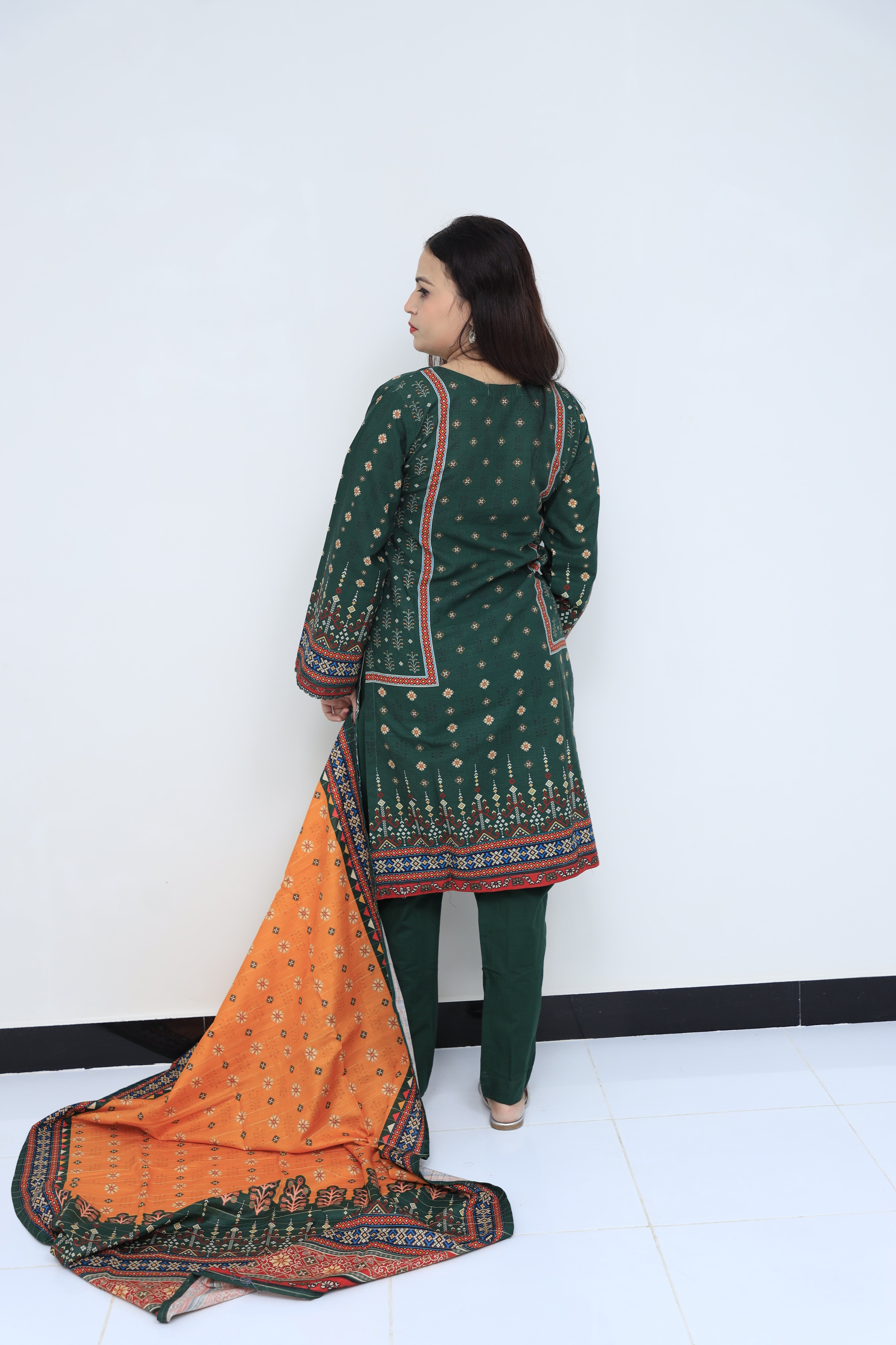 3Pc Khaddar Shalwar Qameez with Tilla and Thread Embroidery