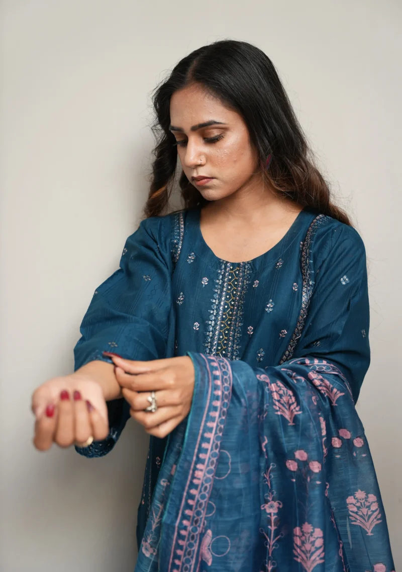 3-Piece Cotton Suit – Zinc with Printed Diamond Munaar Dupatta - Image 3