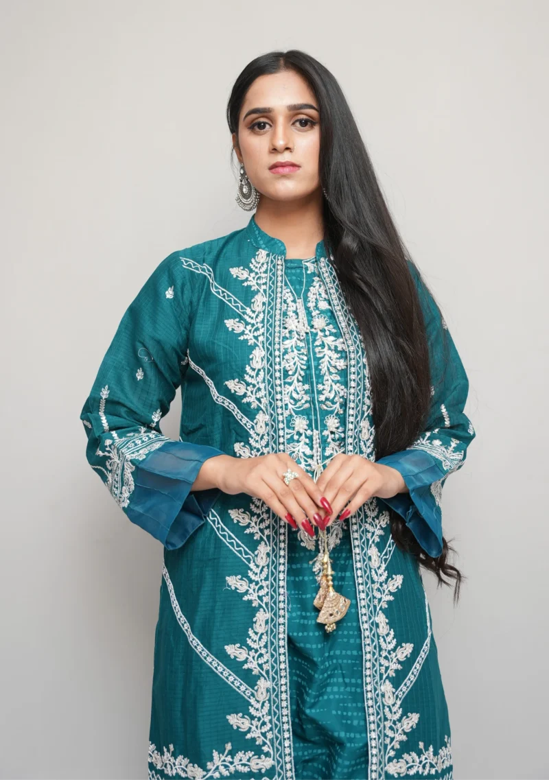 4-Piece Embroidered Cotton Gown Set – Luxury Look with Chiffon Dupatta