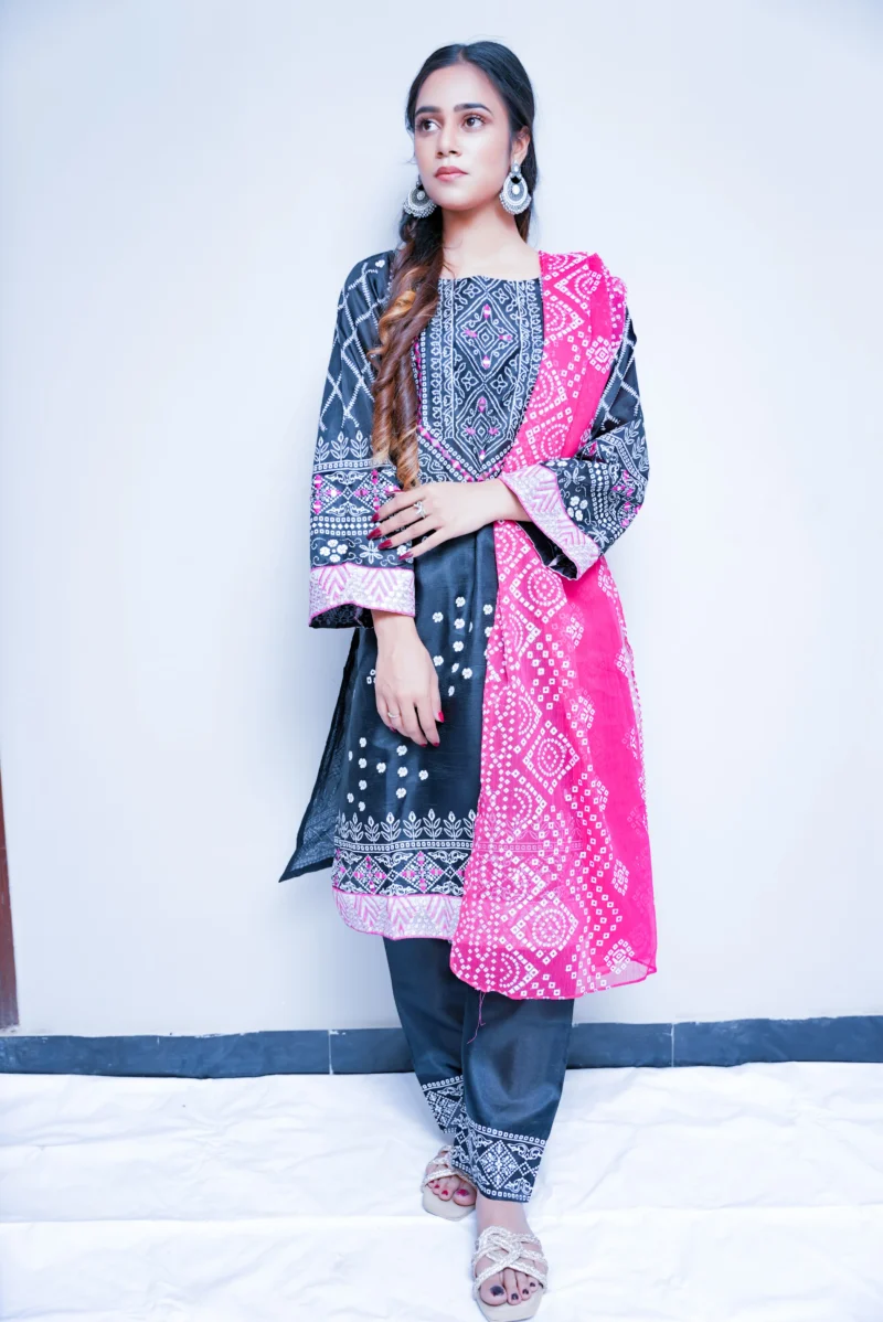 3-Piece Chunnri Set in Raw Silk – Black Grace with Mirror Work - Image 4